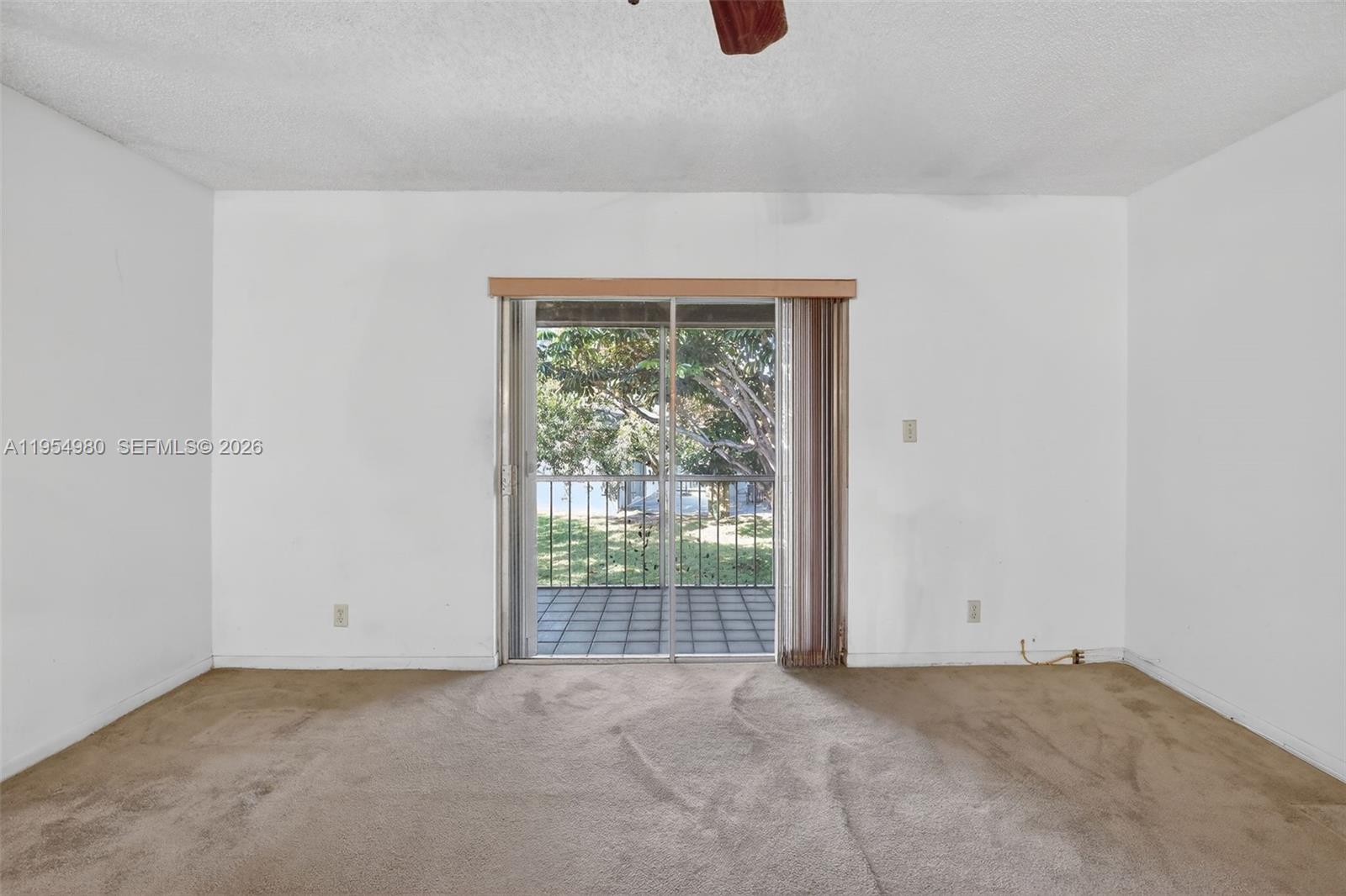 ALPINE WOODS VILLA NO V C - Residential