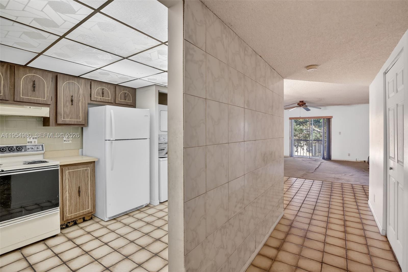 ALPINE WOODS VILLA NO V C - Residential