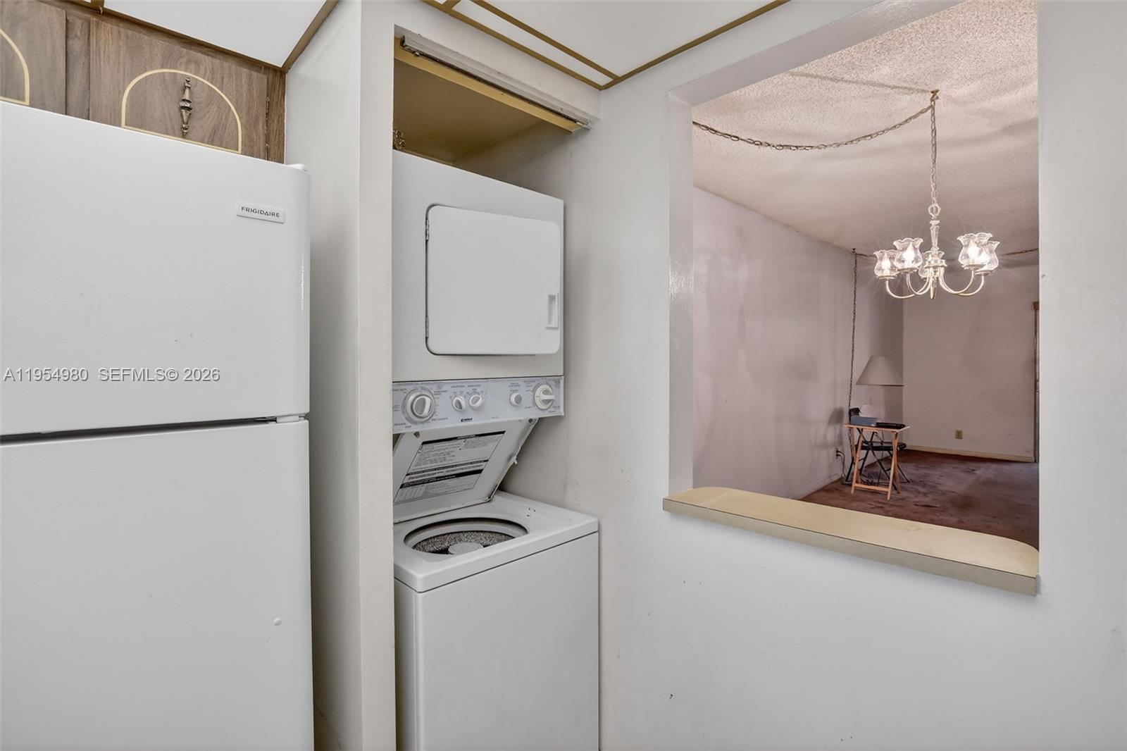 ALPINE WOODS VILLA NO V C - Residential