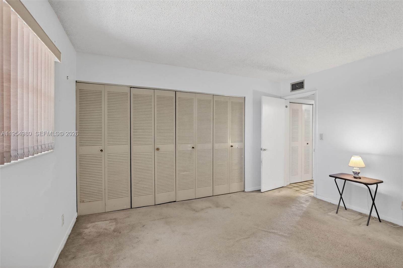 ALPINE WOODS VILLA NO V C - Residential