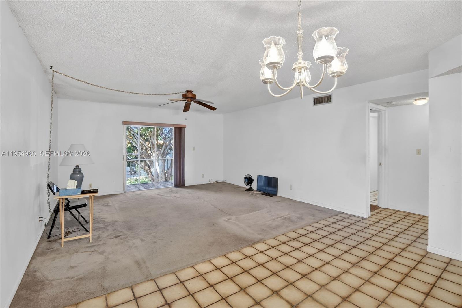 ALPINE WOODS VILLA NO V C - Residential