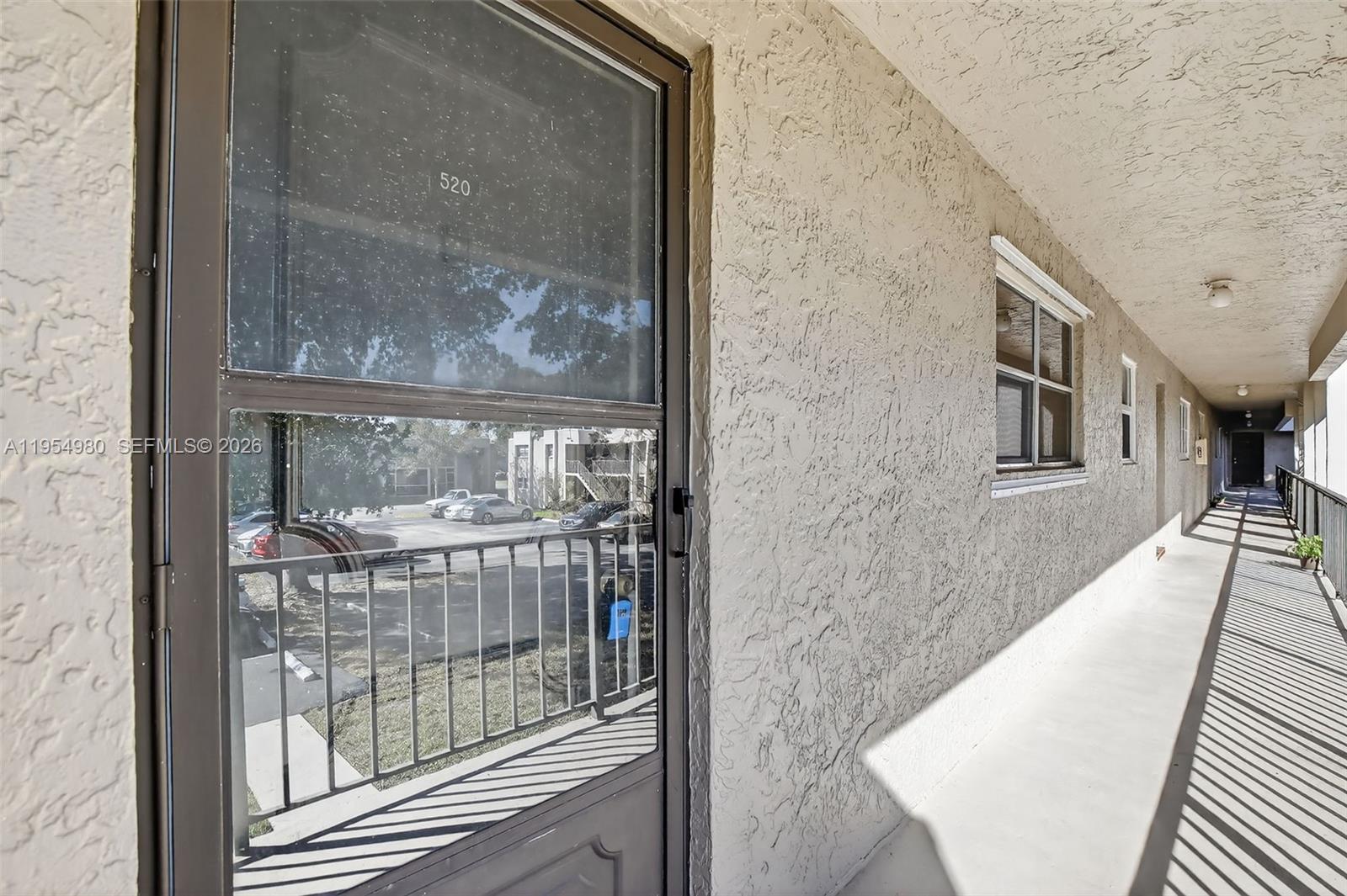 ALPINE WOODS VILLA NO V C - Residential