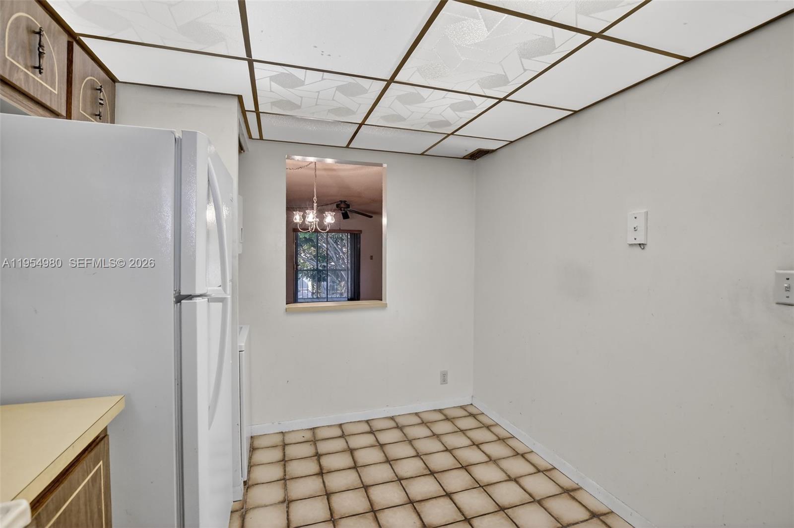 ALPINE WOODS VILLA NO V C - Residential