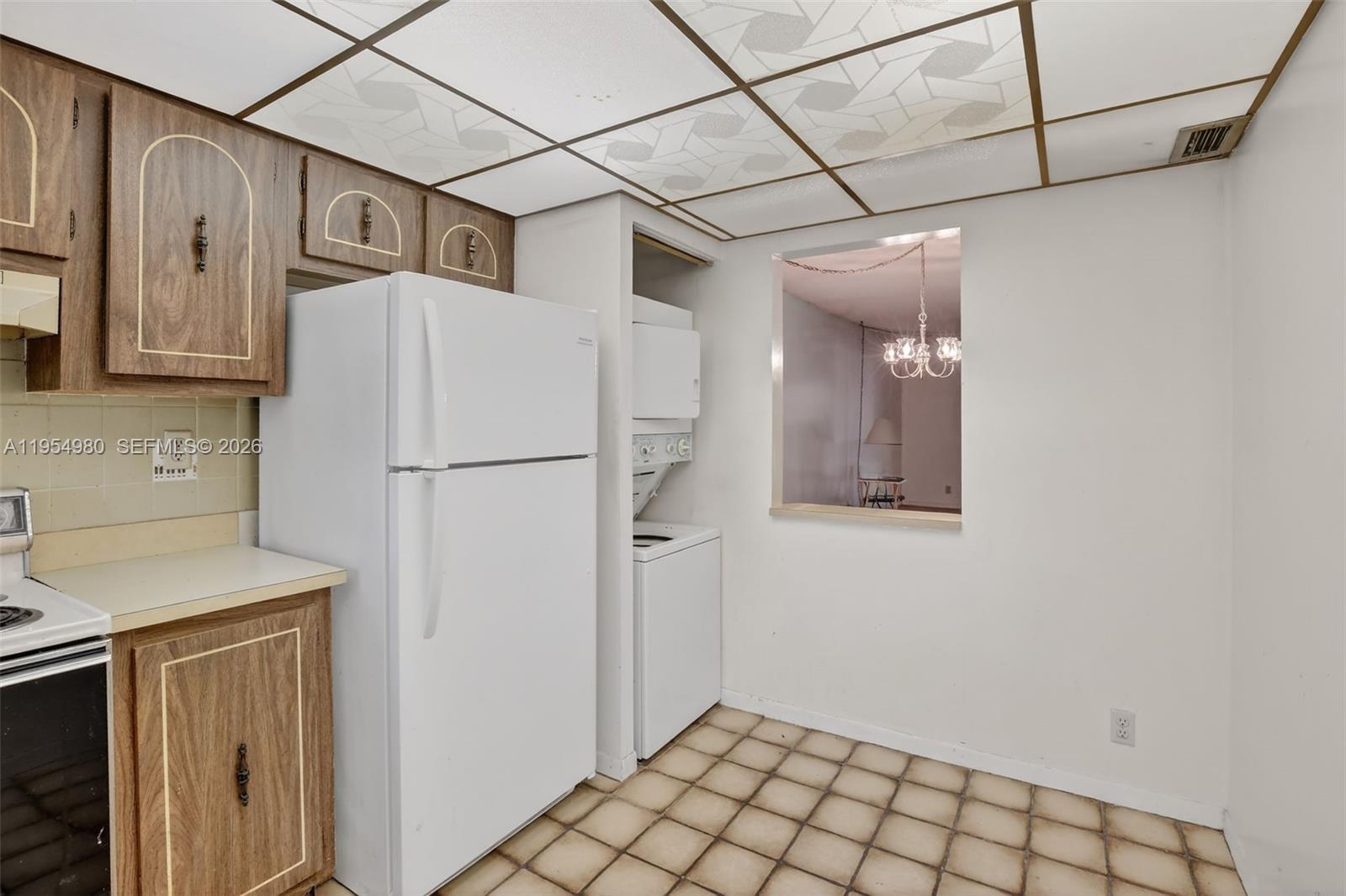 ALPINE WOODS VILLA NO V C - Residential