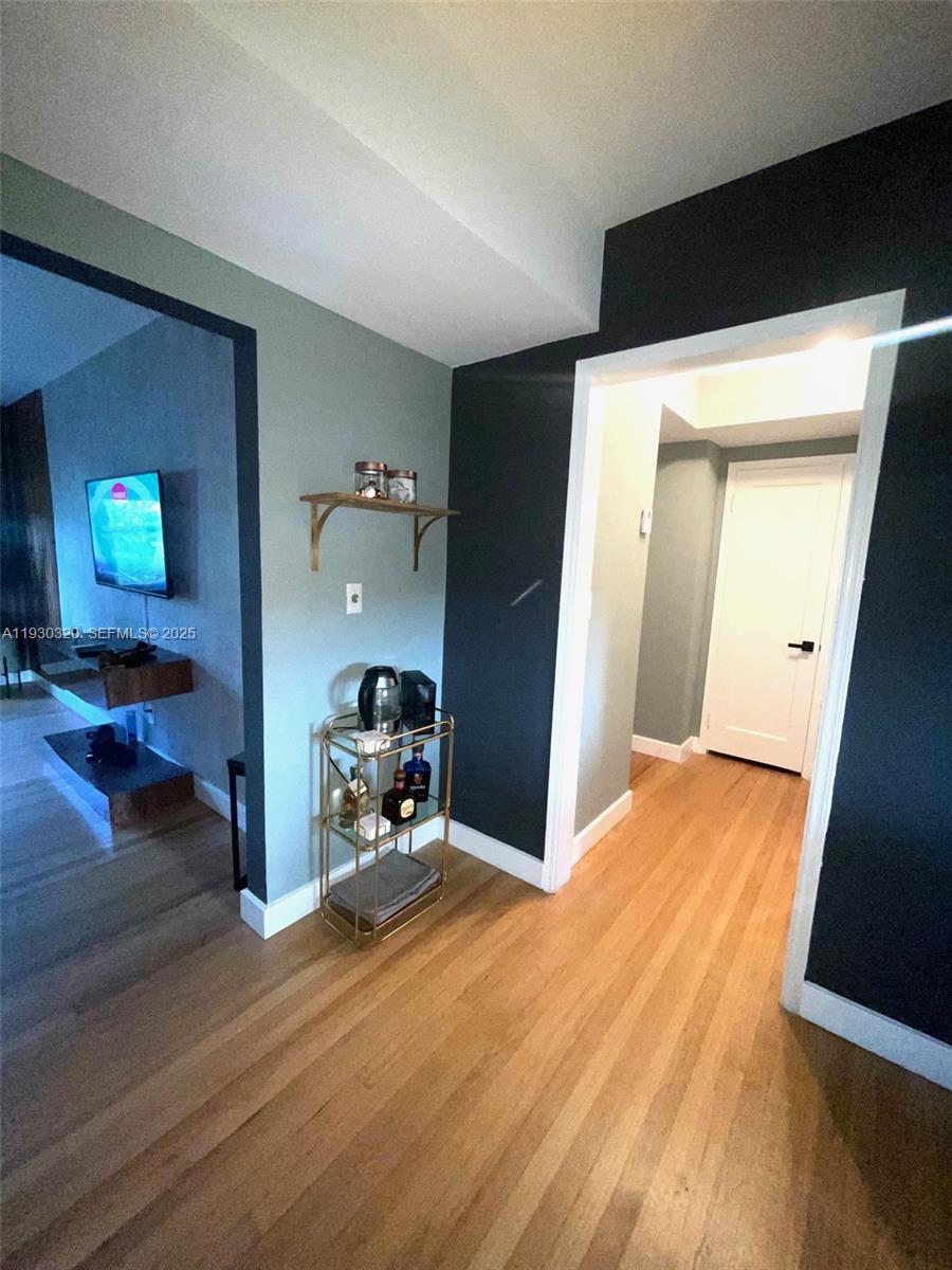 SHORES PLAZA EAST CONDO - Residential Lease