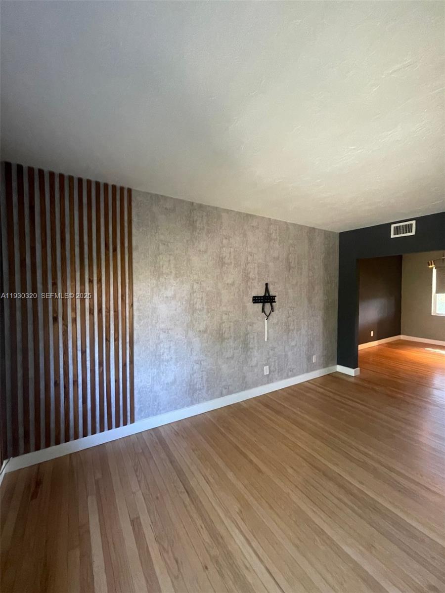 SHORES PLAZA EAST CONDO - Residential Lease