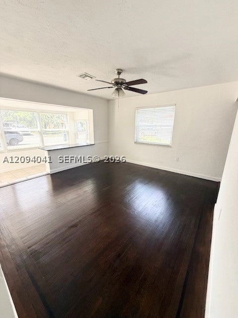 2471 Dewey St, Hollywood, FL, 33020/$410,000 2 2471 Dewey St