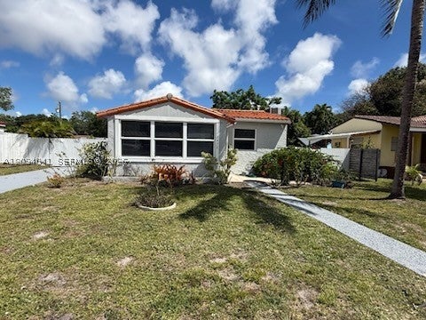 Photo of 2471 Dewey St, Hollywood, FL 33020 (MLS # A12094041)