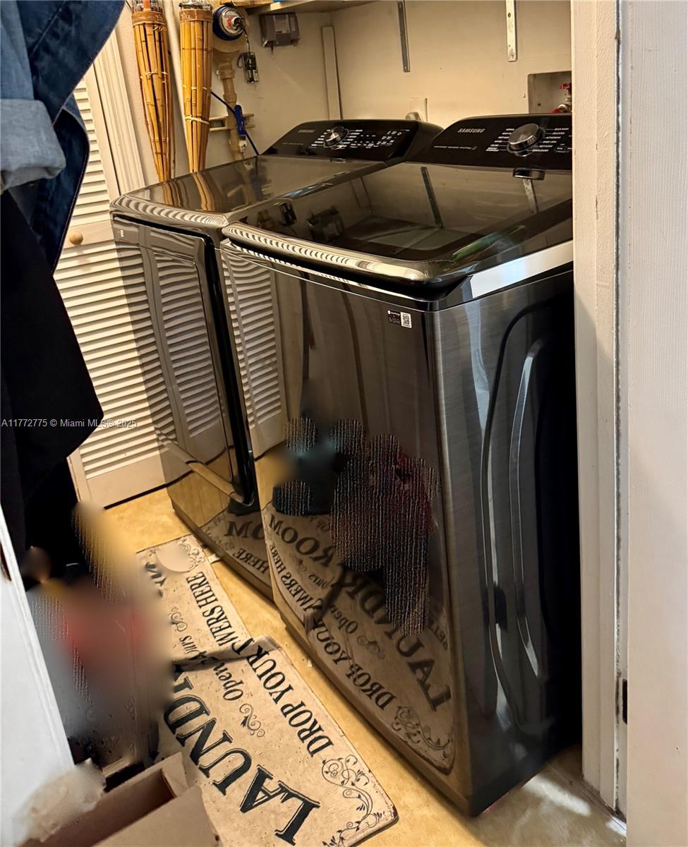 EDGEWATER - Residential