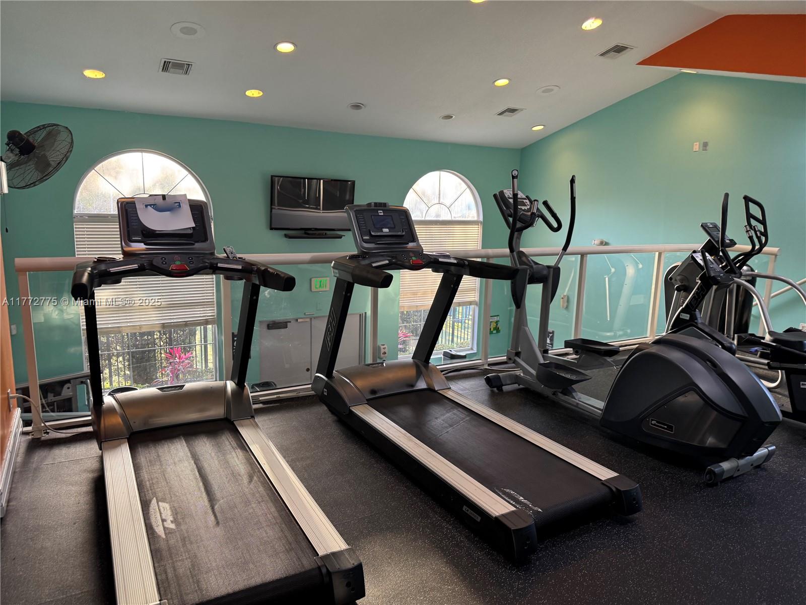 EDGEWATER - Residential