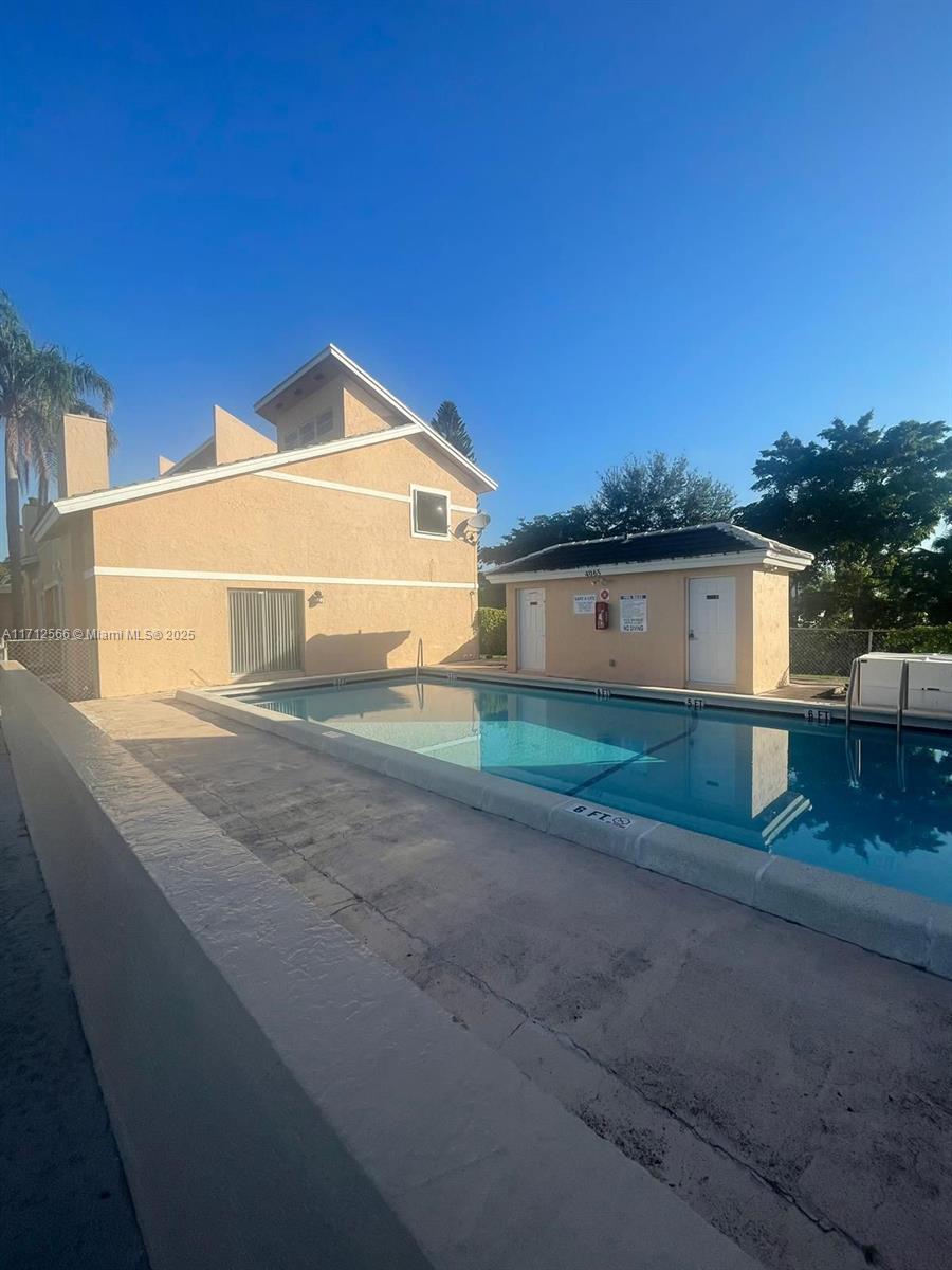 HAYLOFTS OF CORAL SPRINGS - Residential