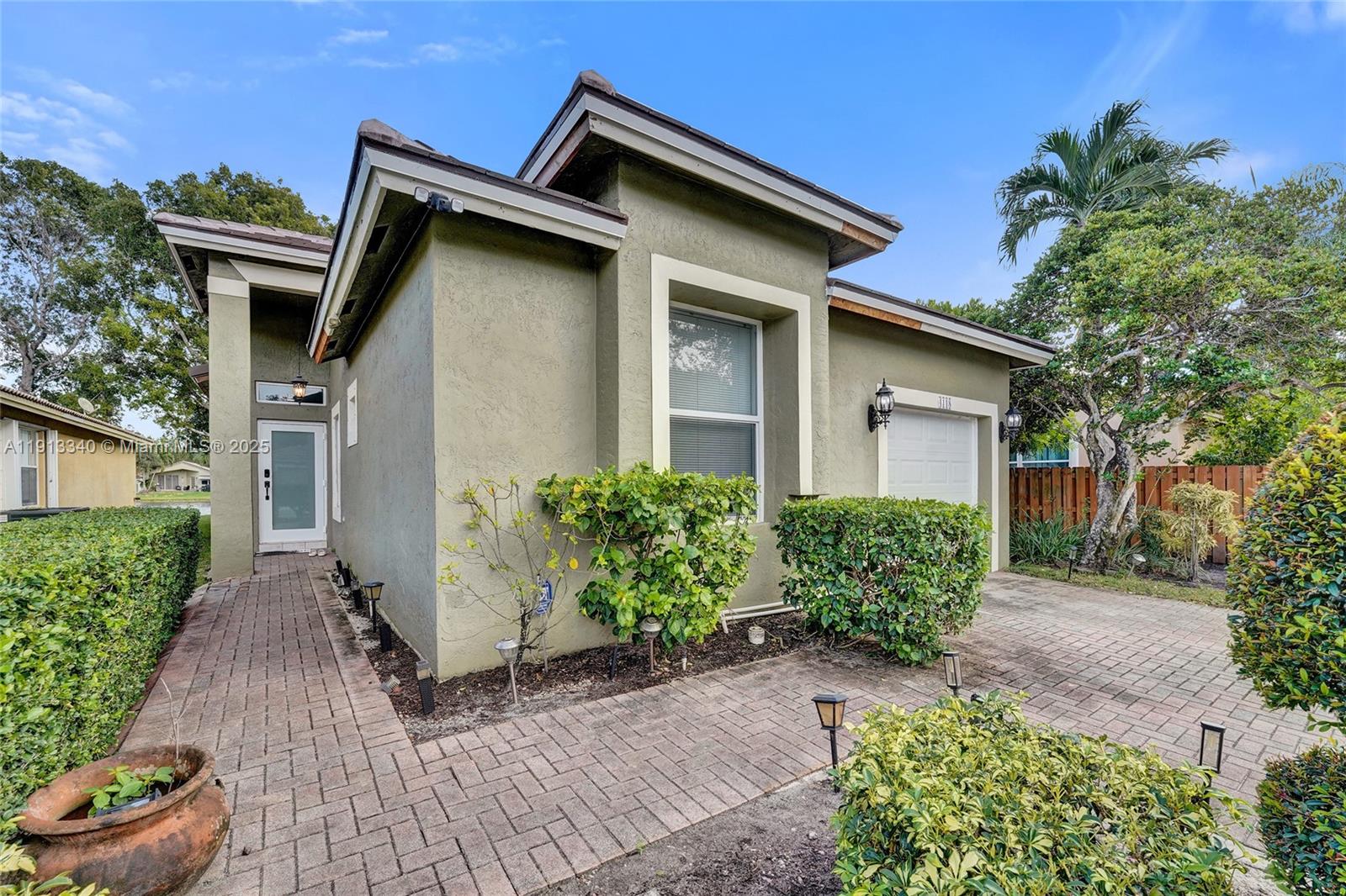 SAPPHIRE SHORES-SAPPHIRE - Residential Lease