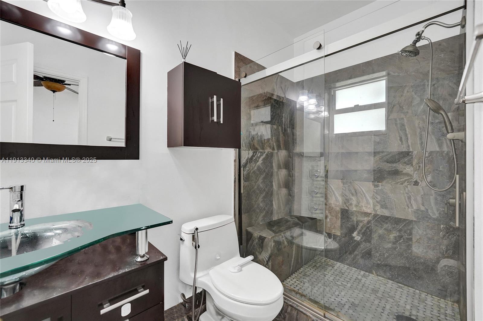 SAPPHIRE SHORES-SAPPHIRE - Residential Lease