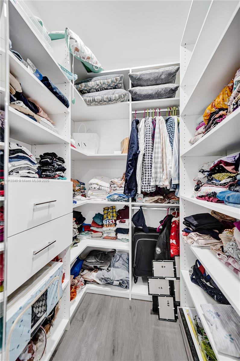 SAPPHIRE SHORES-SAPPHIRE - Residential Lease