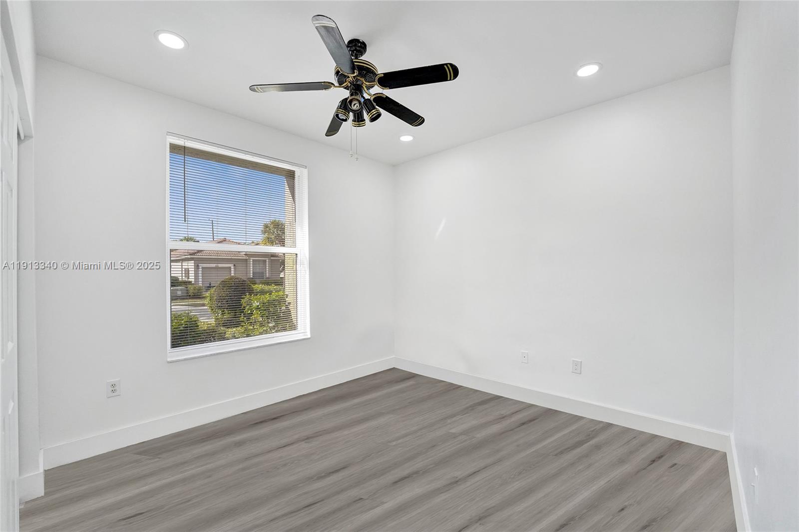 SAPPHIRE SHORES-SAPPHIRE - Residential Lease