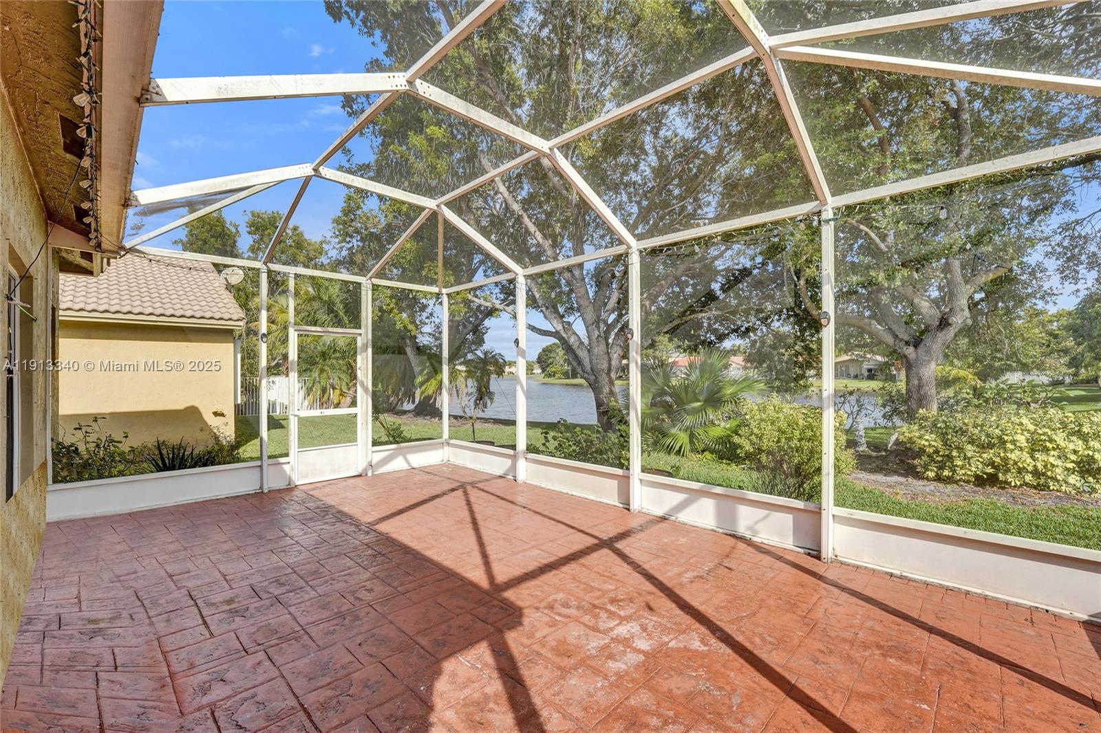 SAPPHIRE SHORES-SAPPHIRE - Residential Lease