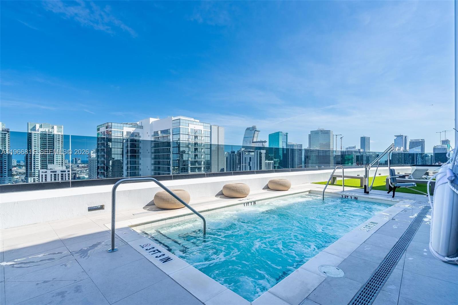 MIAMI NORTH - Residential