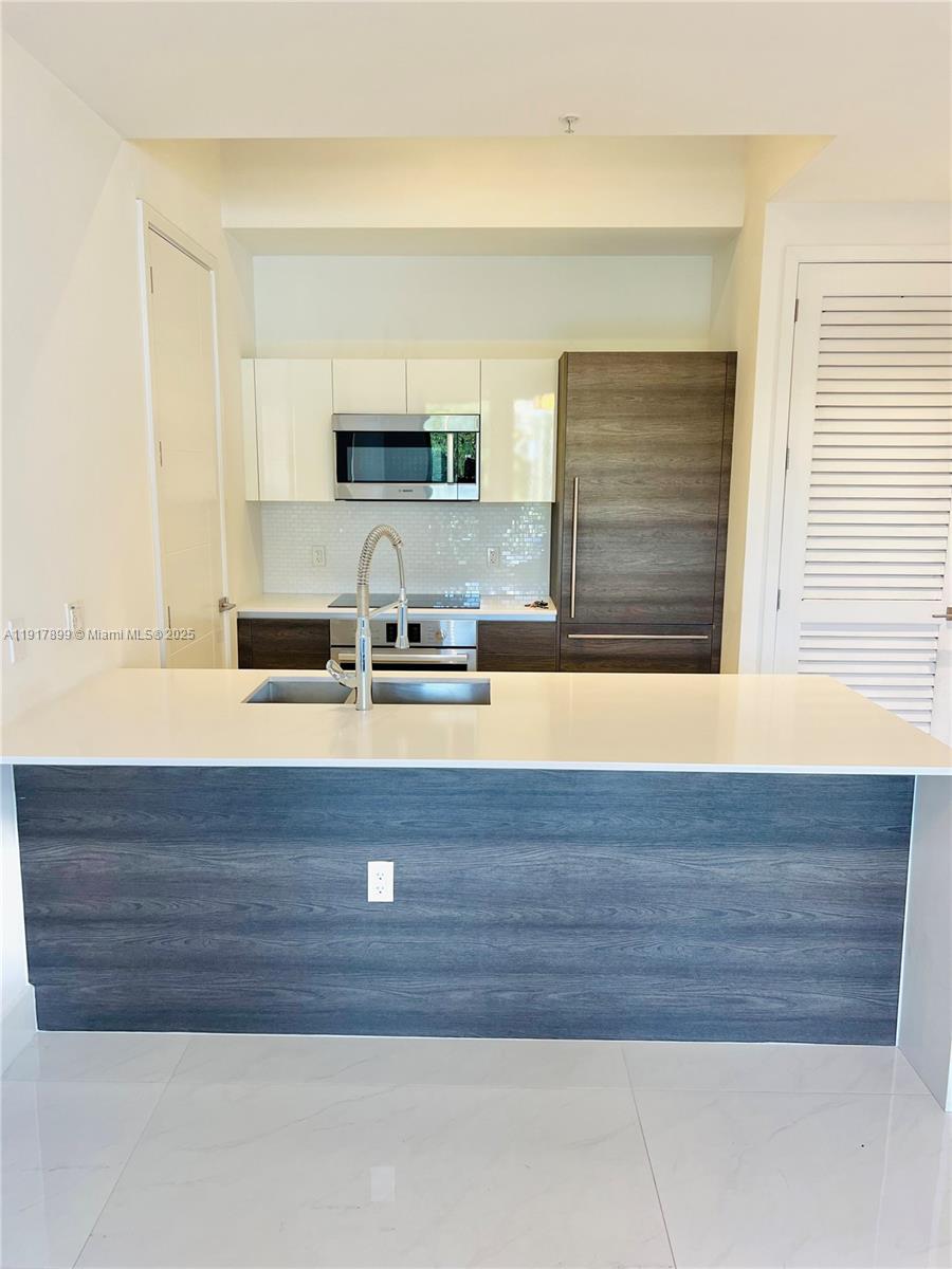 MERRICK MANOR CONDO - Residential Lease