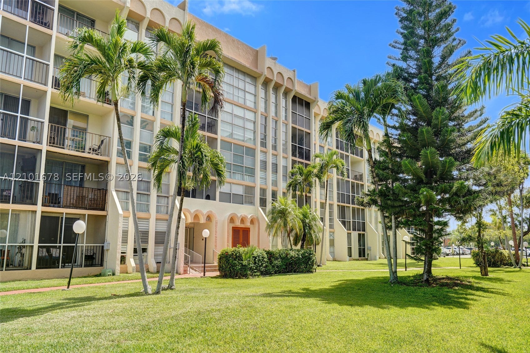 2000 Atlantic Shores Blvd 207