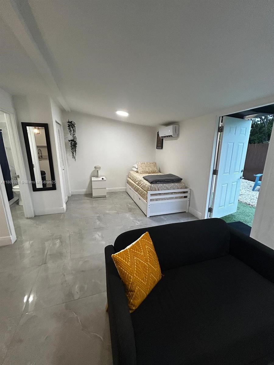 1947 Nw 33rd St 1, Miami, Broward County, Florida - 1 Bedrooms  
1 Bathrooms - 