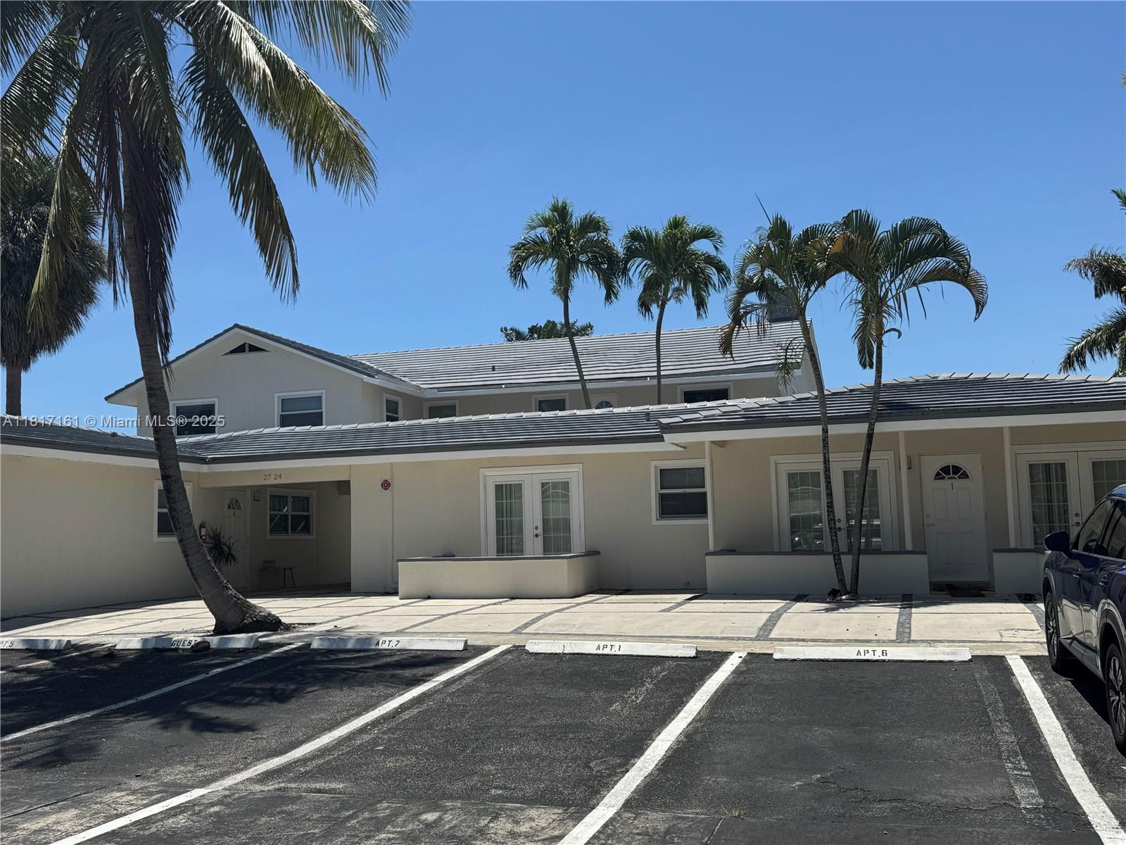 Rental Property at 2724 Ne 15th St 4, Fort Lauderdale, Broward County, Florida - Bedrooms: 2 
Bathrooms: 2  - $2,800 MO.