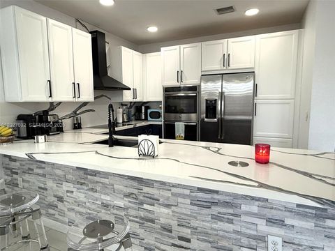 Tiny photo for 10060 NW 86th Ter, Doral, FL 33178 (MLS # A12027032)