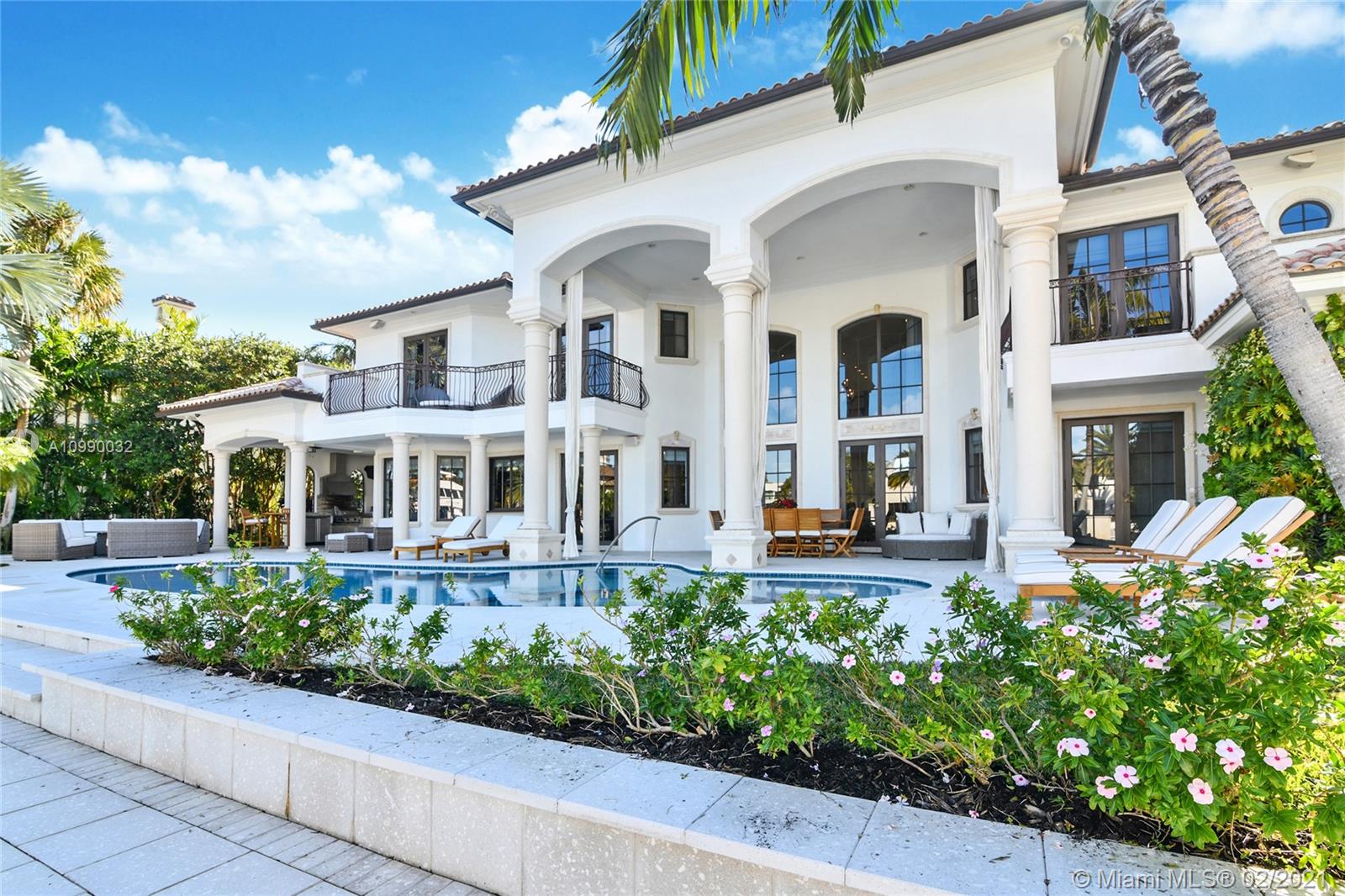 LAGUNA ISLE - Residential