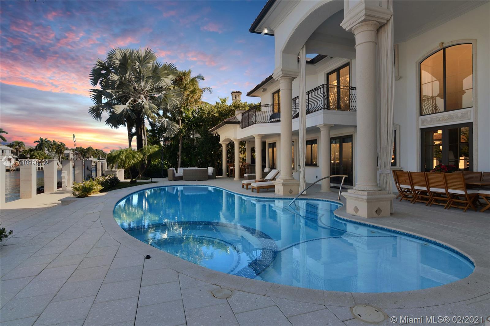 LAGUNA ISLE - Residential