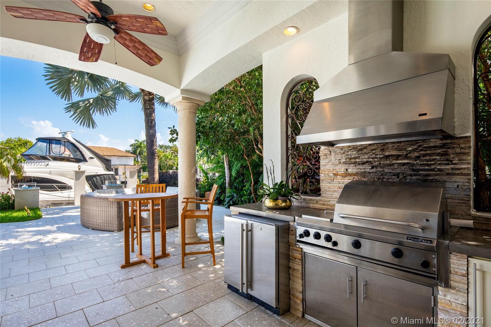 LAGUNA ISLE - Residential