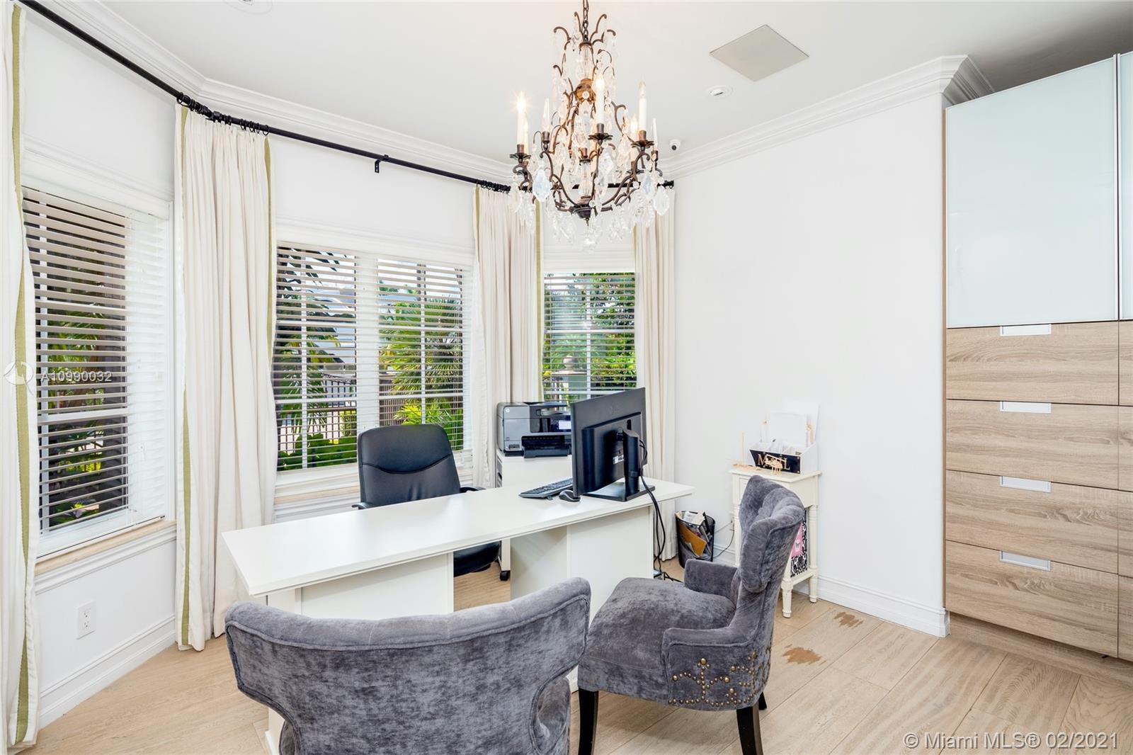 LAGUNA ISLE - Residential