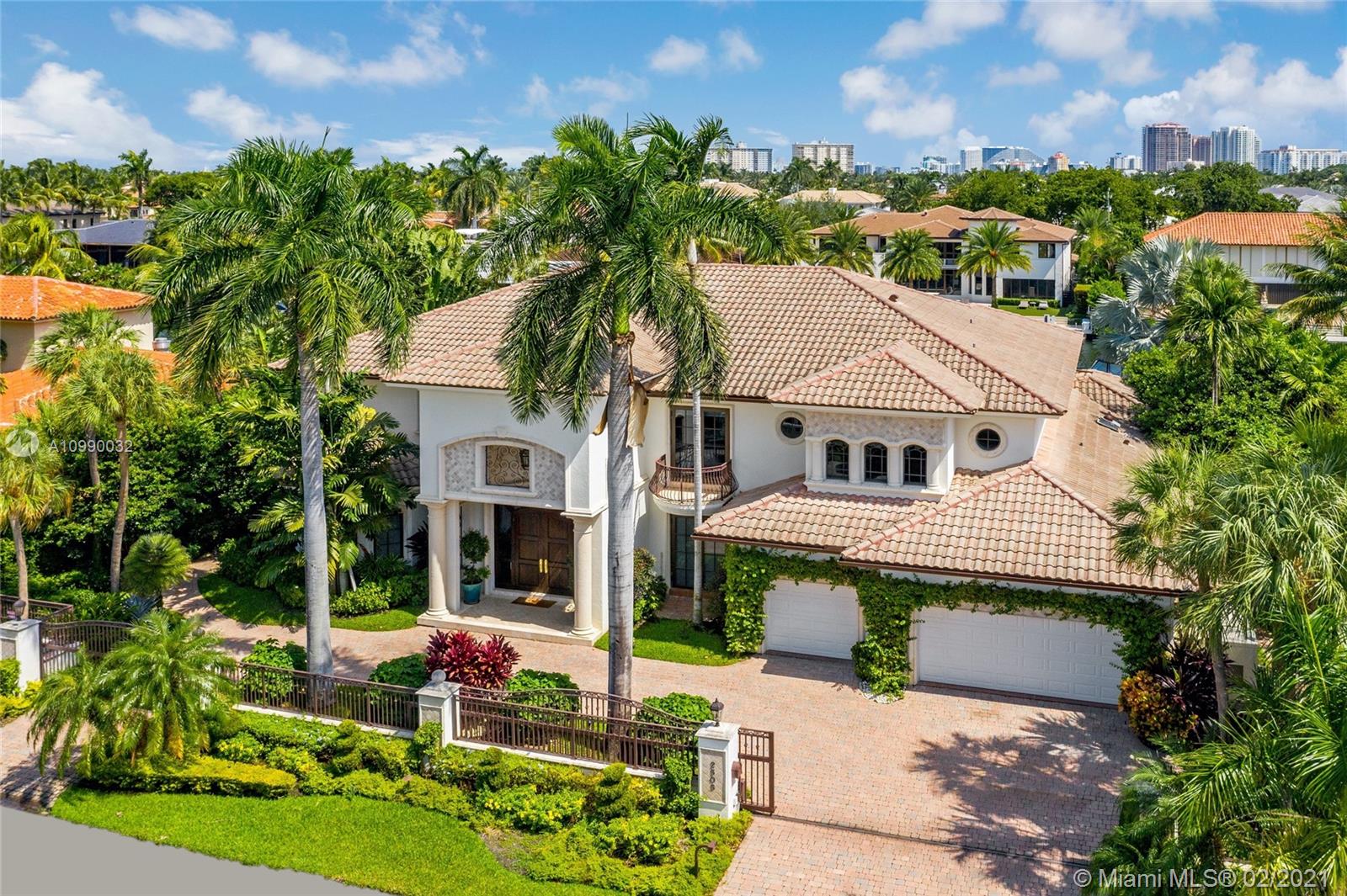 LAGUNA ISLE - Residential