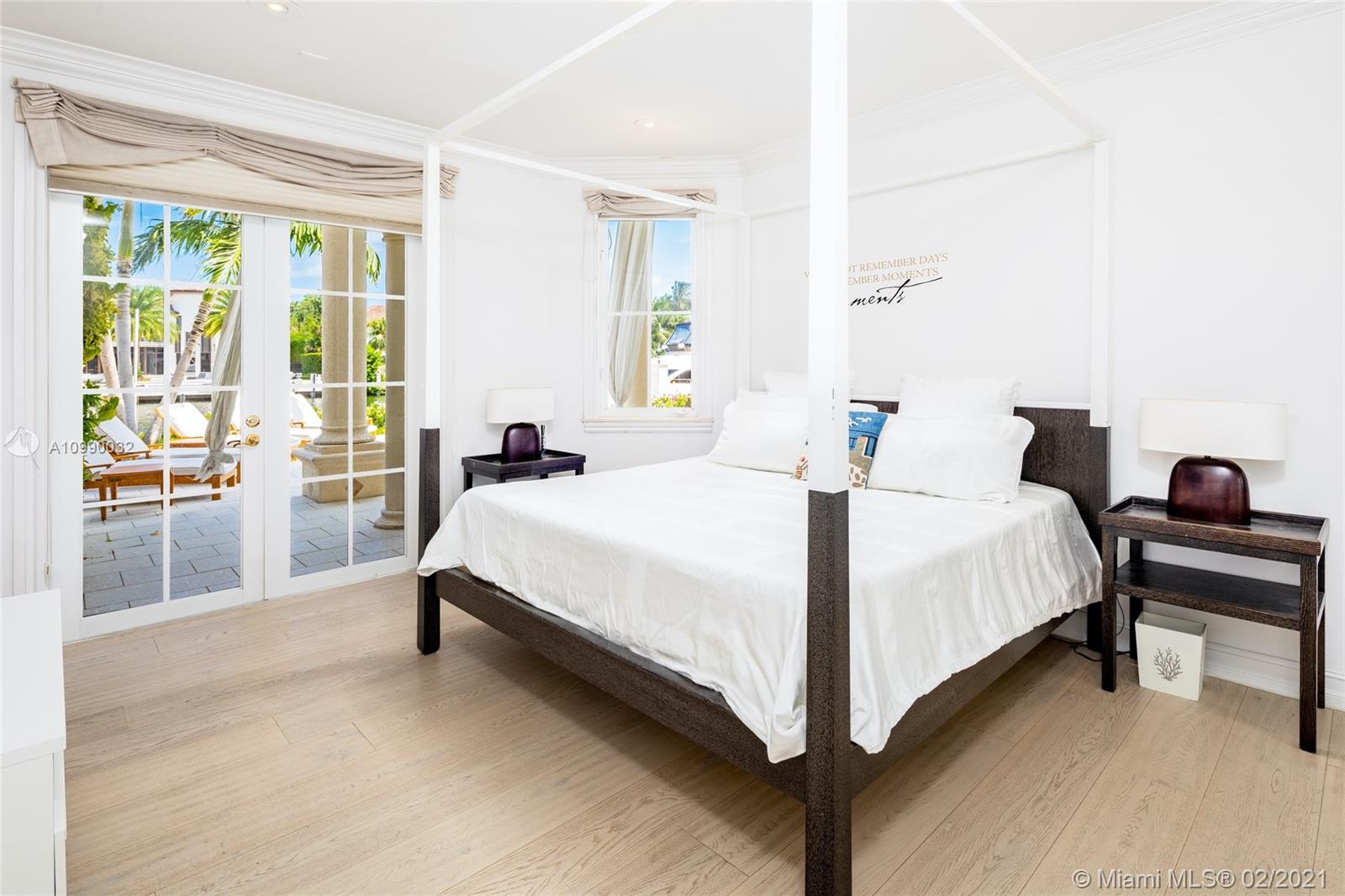 LAGUNA ISLE - Residential