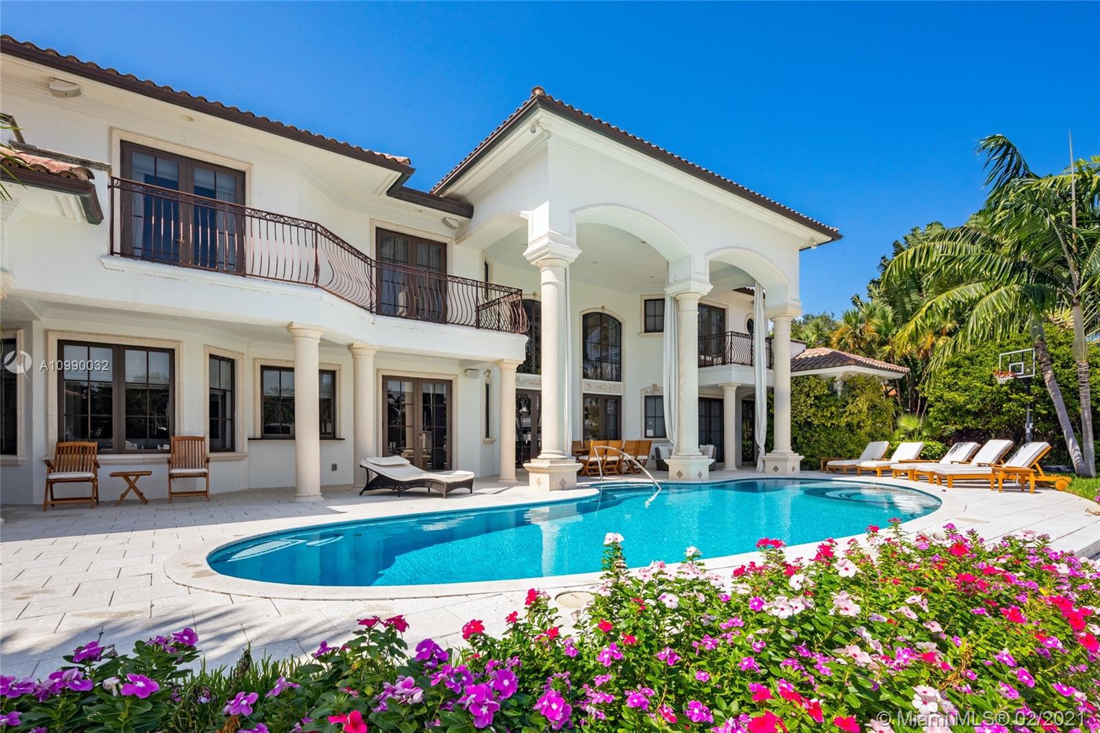 LAGUNA ISLE - Residential