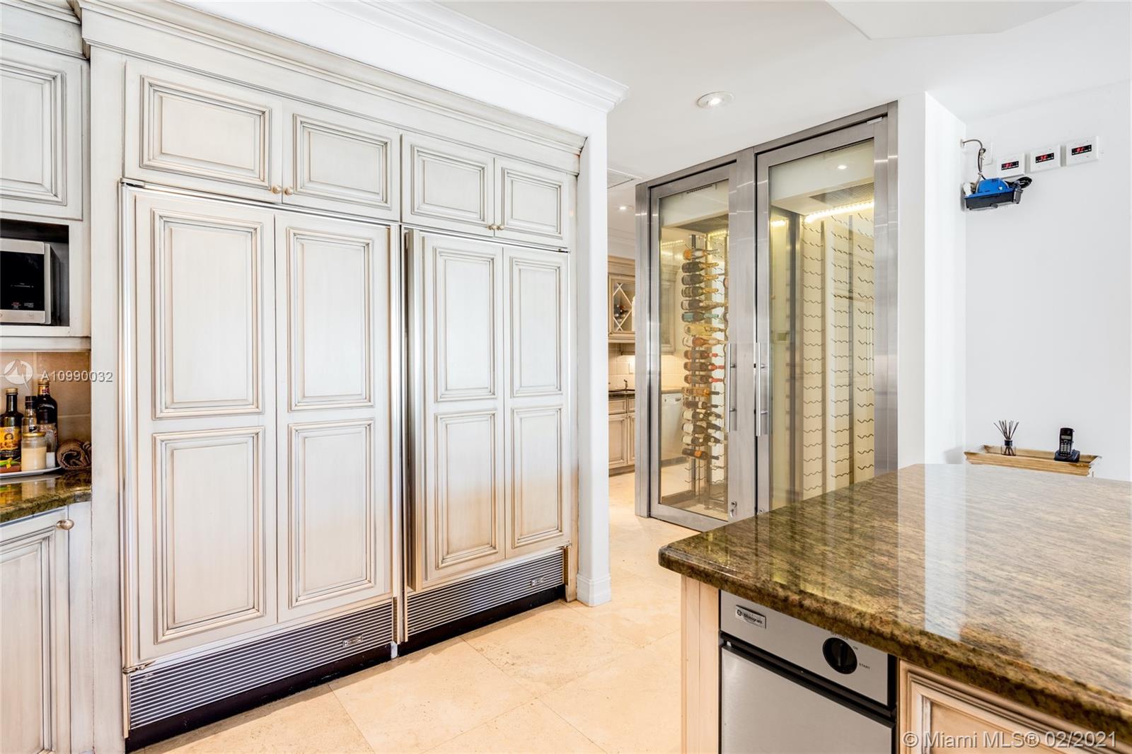 LAGUNA ISLE - Residential