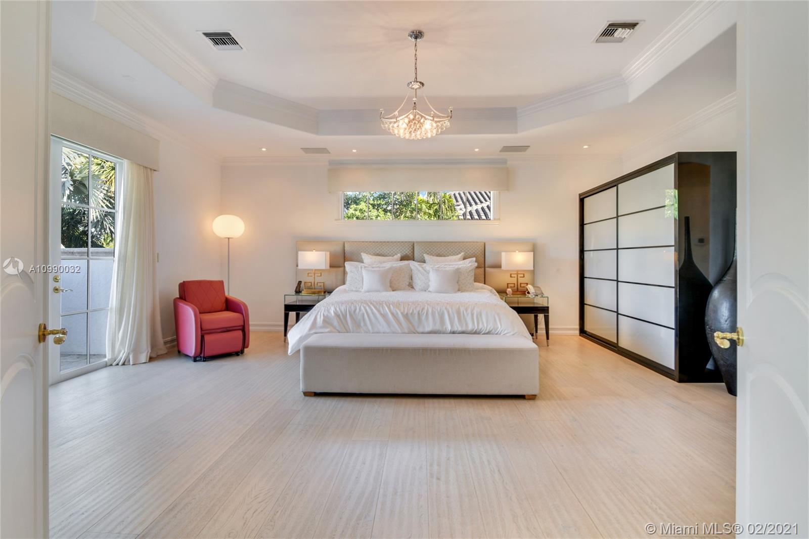 LAGUNA ISLE - Residential