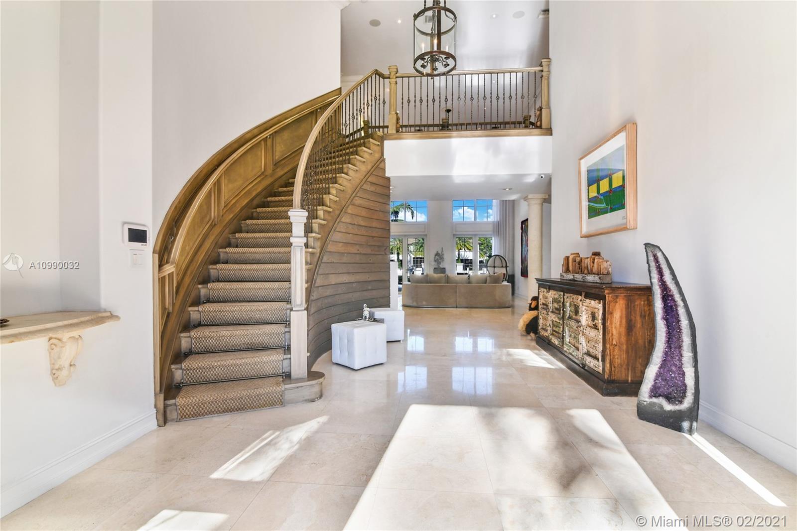 LAGUNA ISLE - Residential