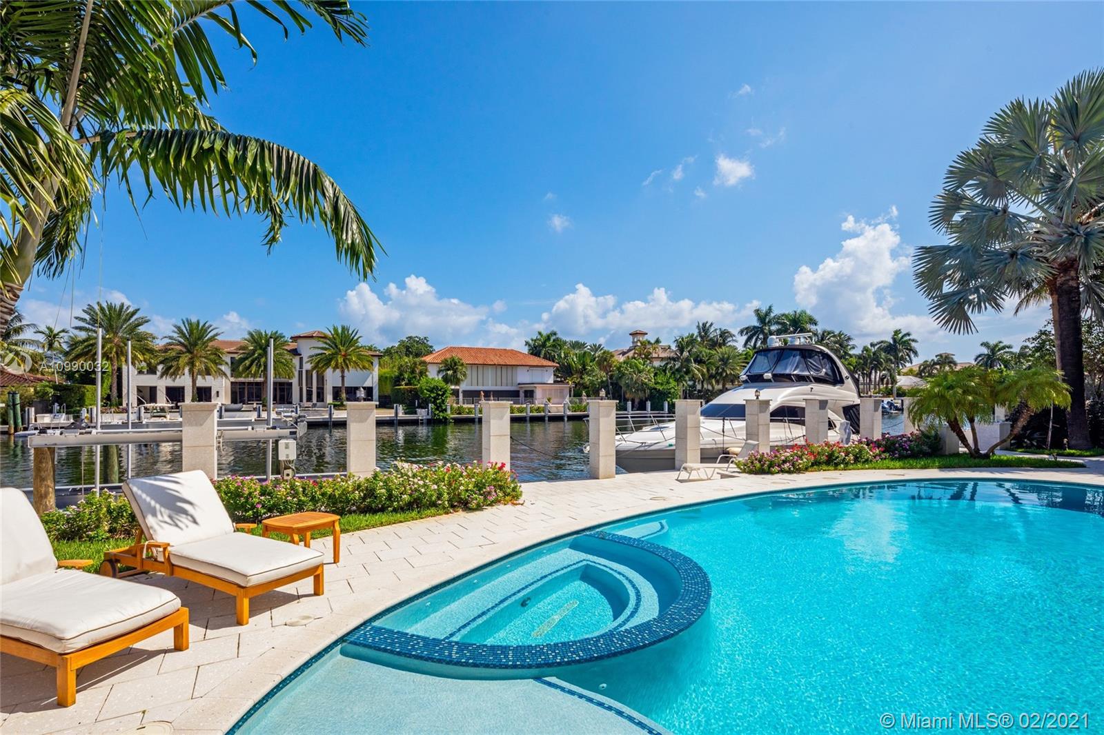 LAGUNA ISLE - Residential