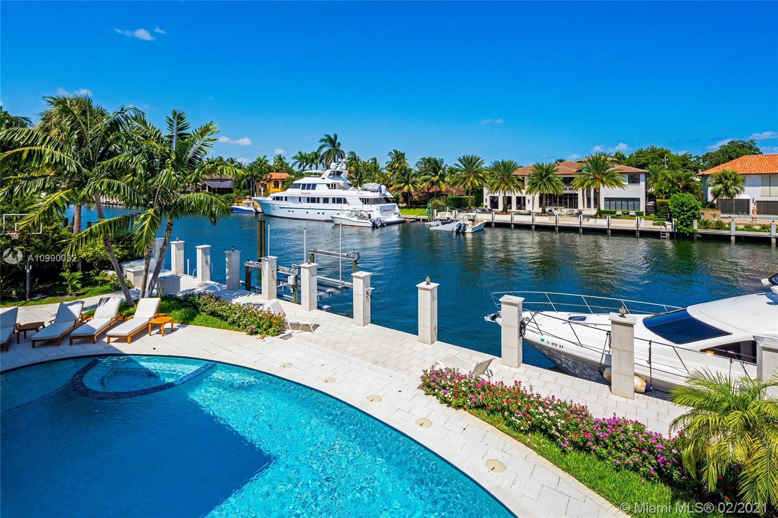 LAGUNA ISLE - Residential