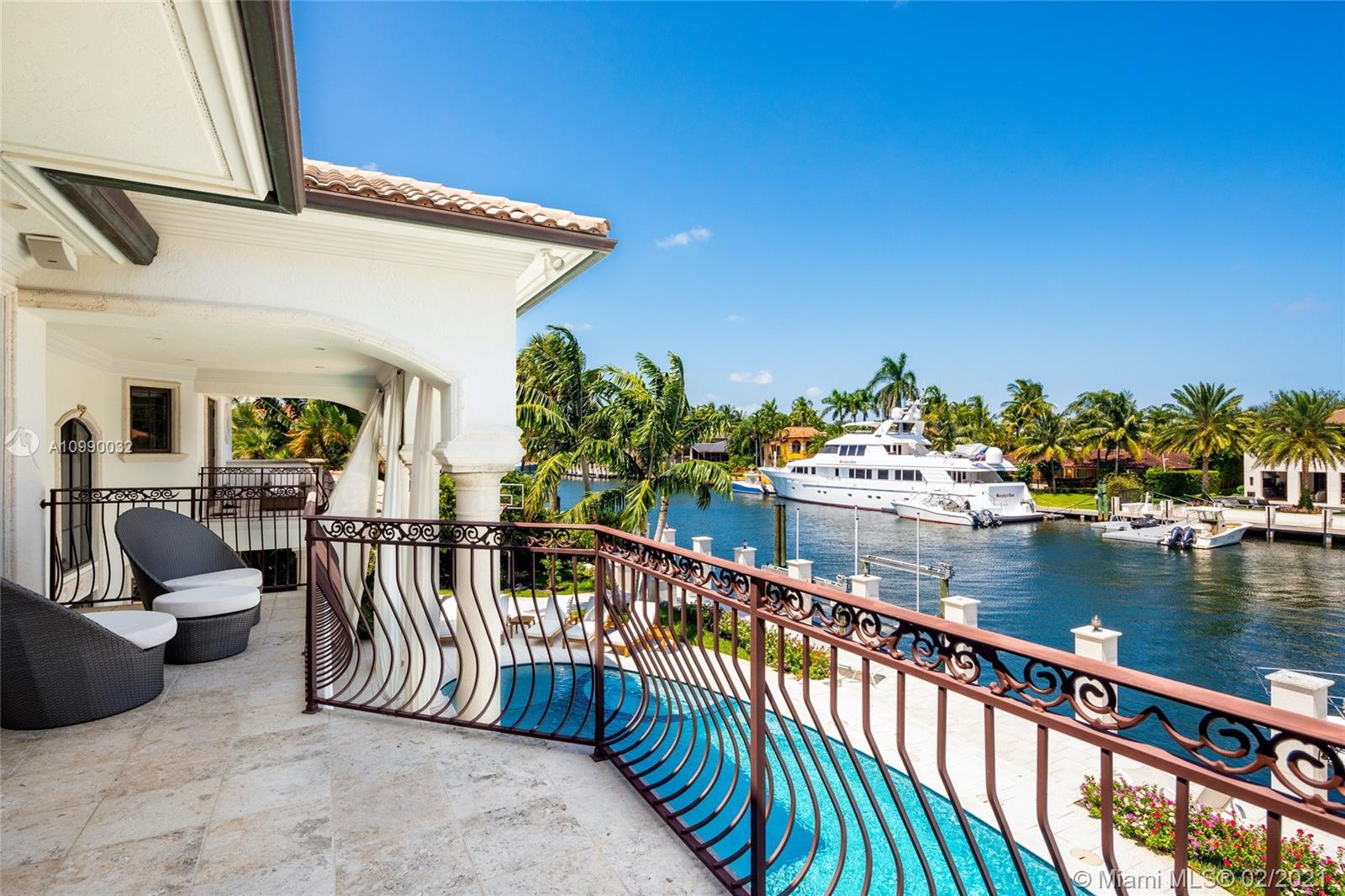 LAGUNA ISLE - Residential