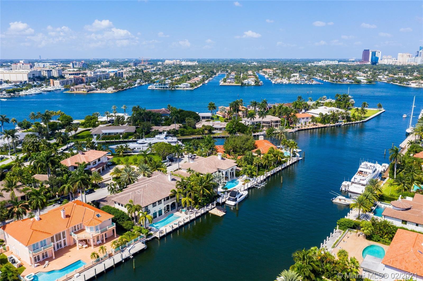 LAGUNA ISLE - Residential