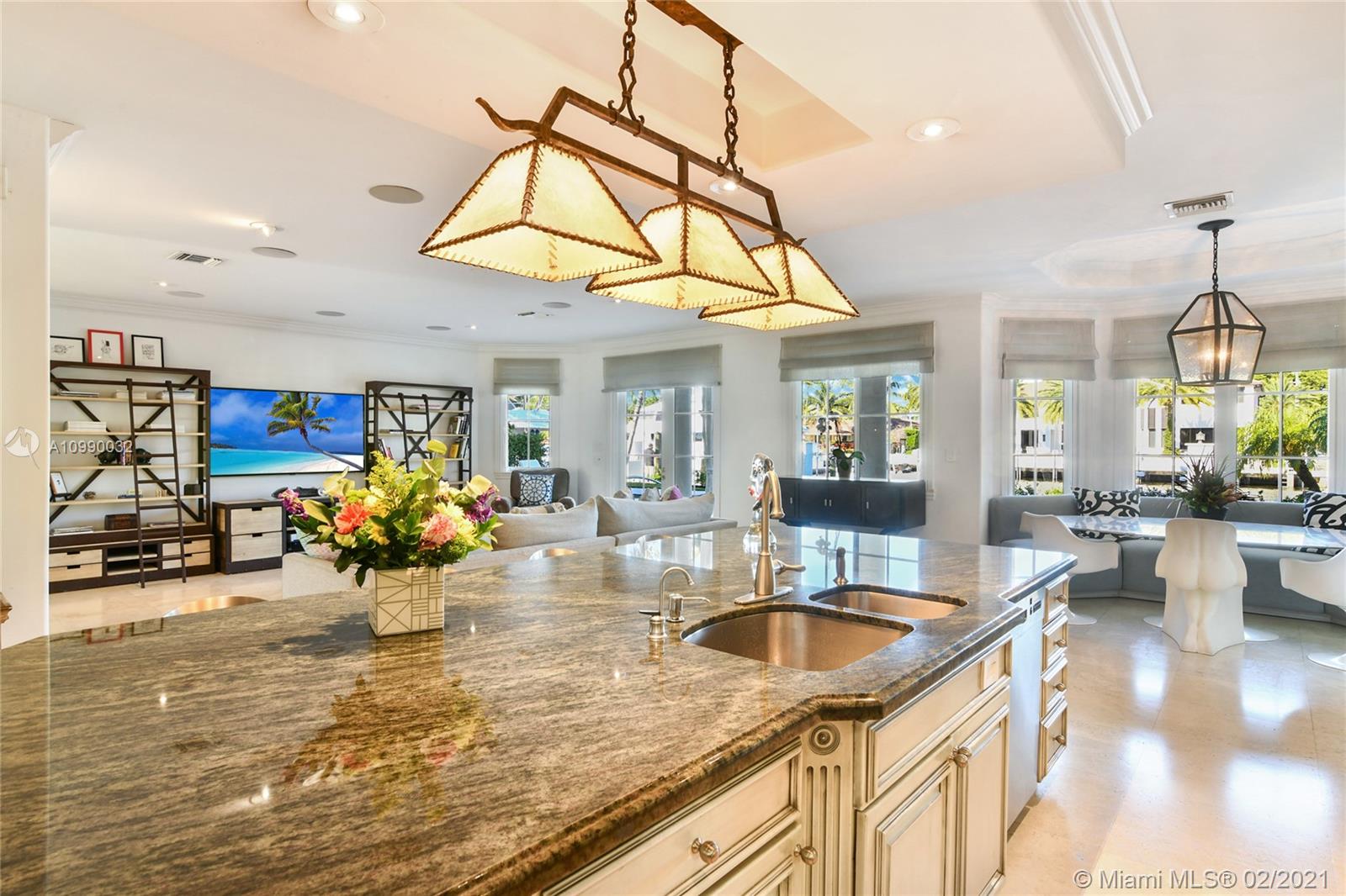 LAGUNA ISLE - Residential