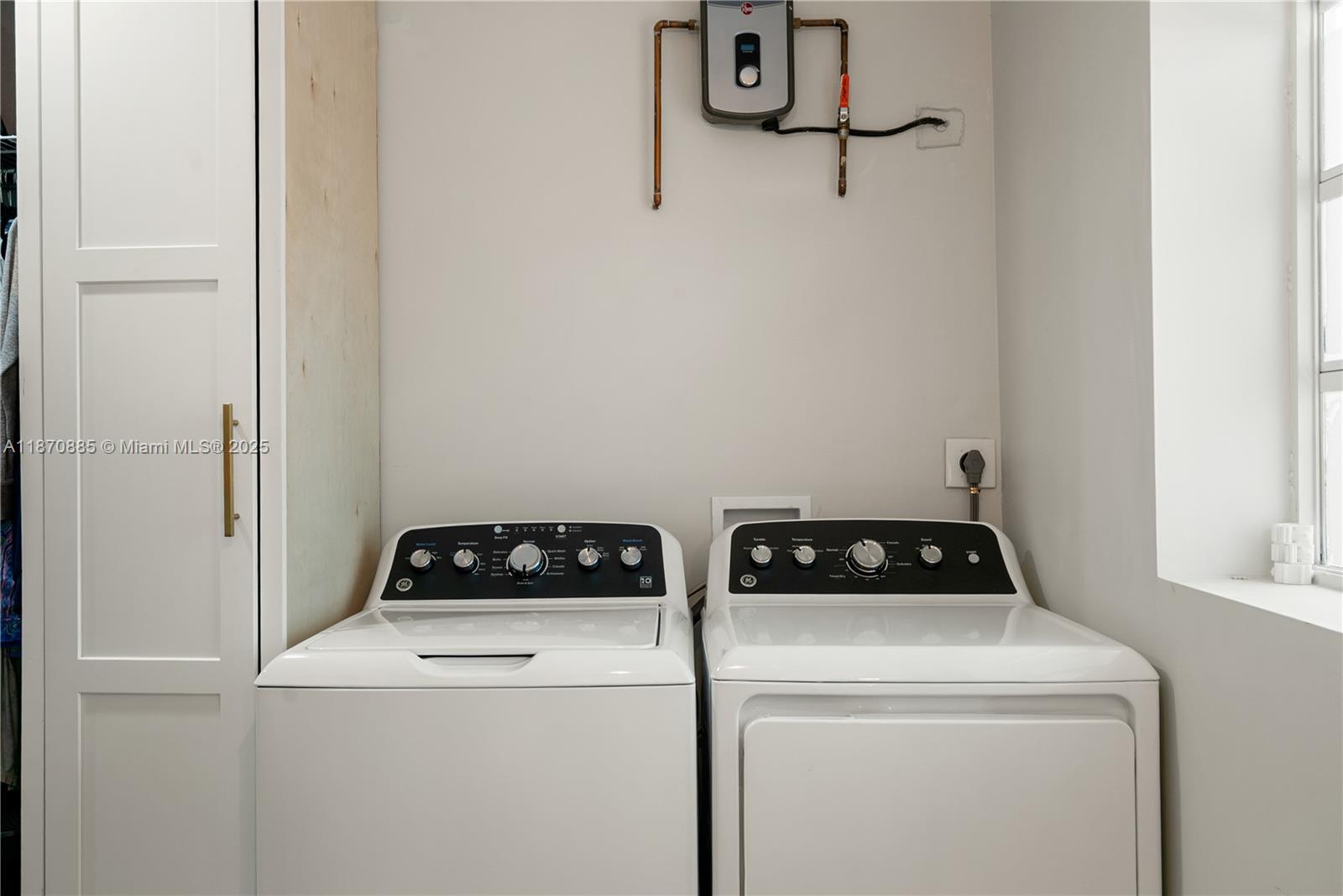 HARBOR SHORES - Residential