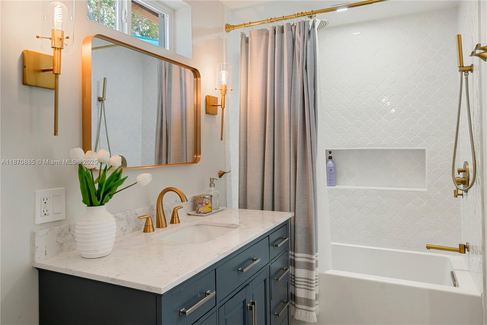 HARBOR SHORES - Residential