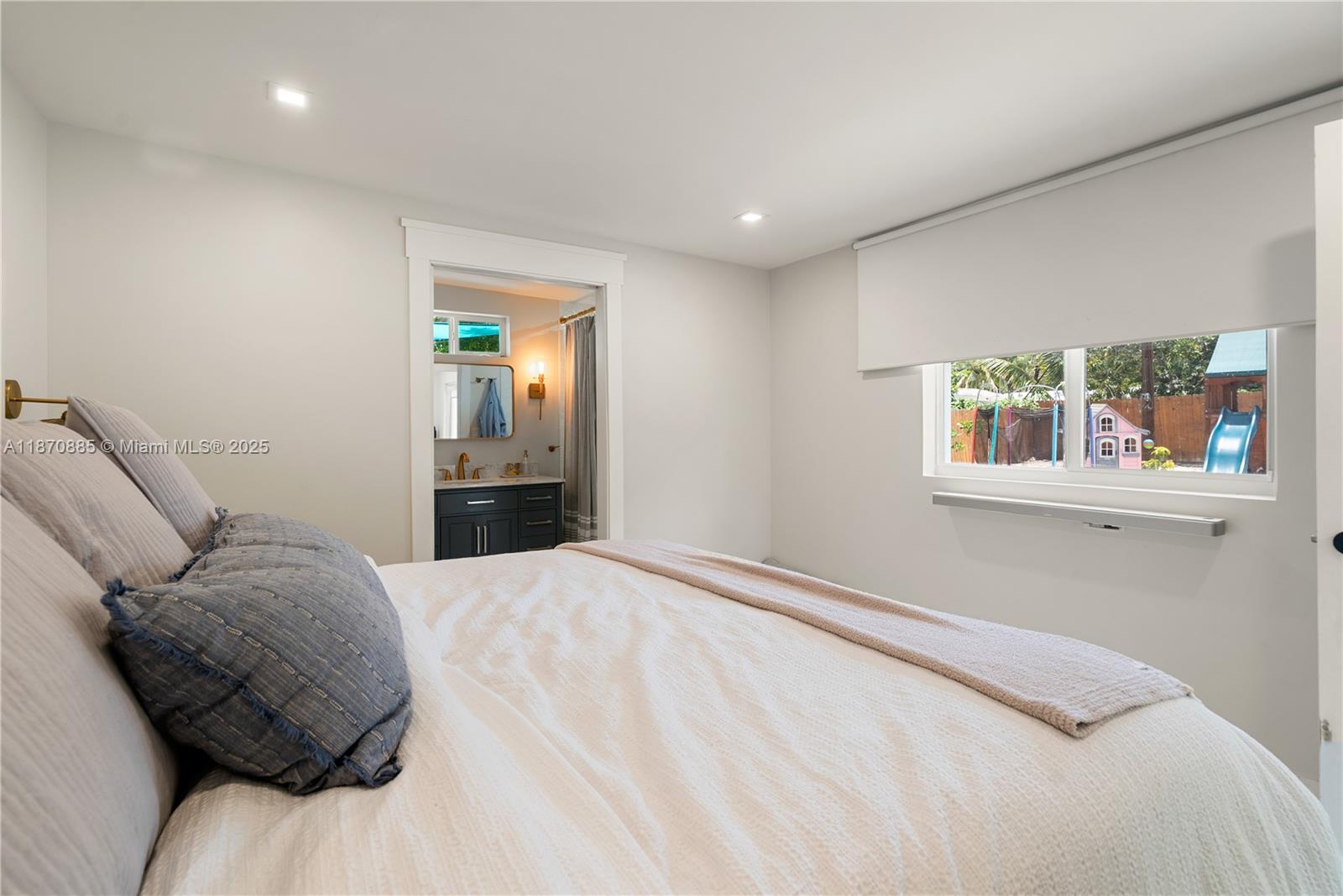 HARBOR SHORES - Residential