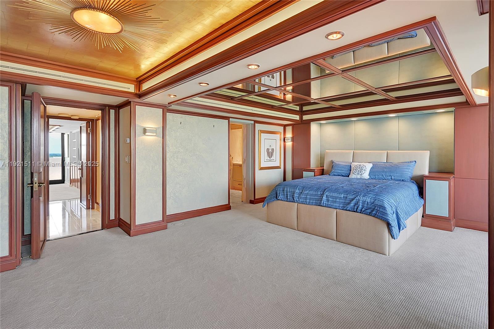 CORINTHIAN ON THE INTRACO - Residential