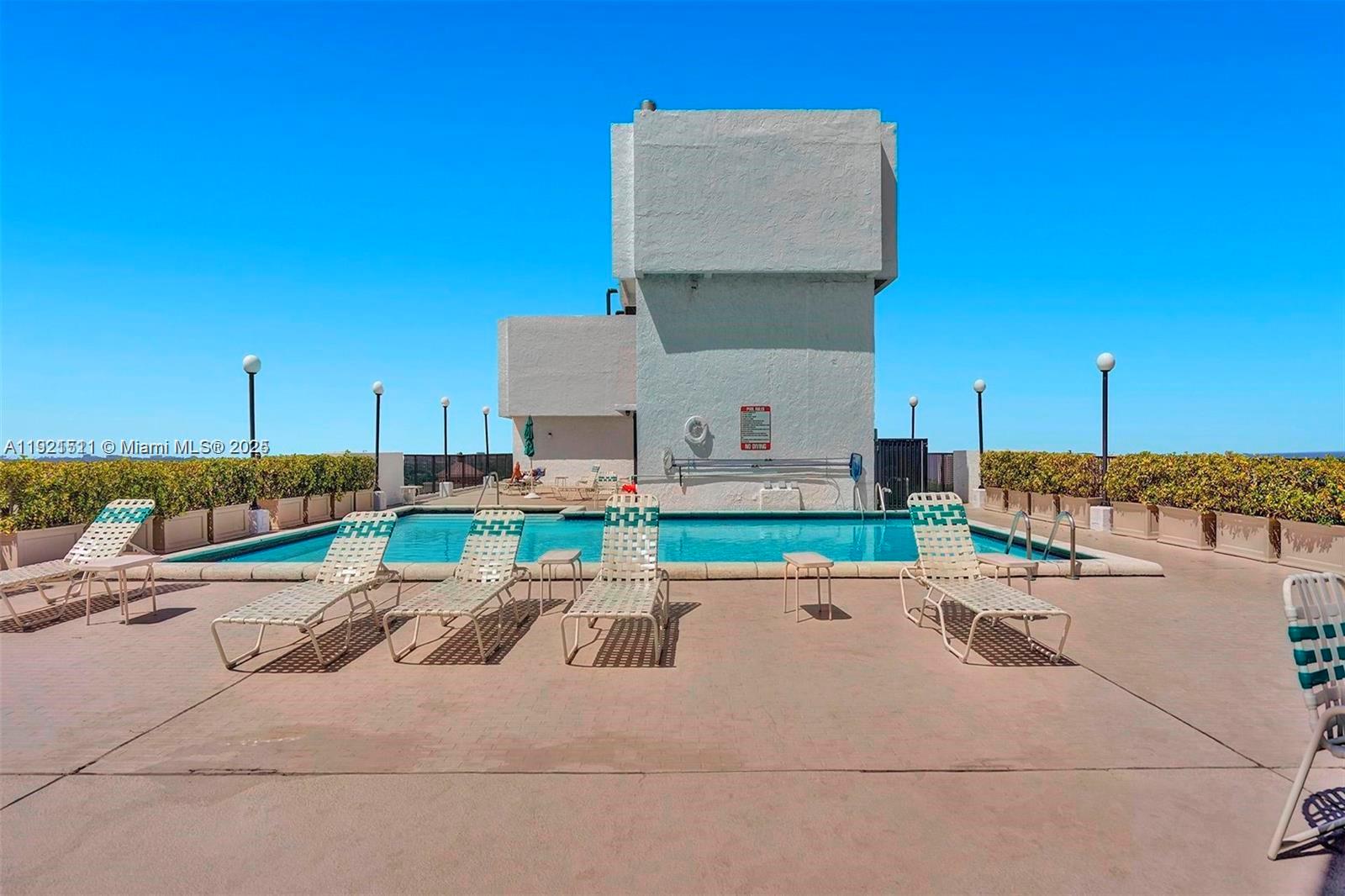 CORINTHIAN ON THE INTRACO - Residential