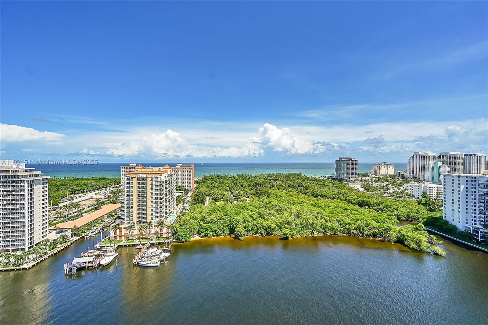 CORINTHIAN ON THE INTRACO - Residential