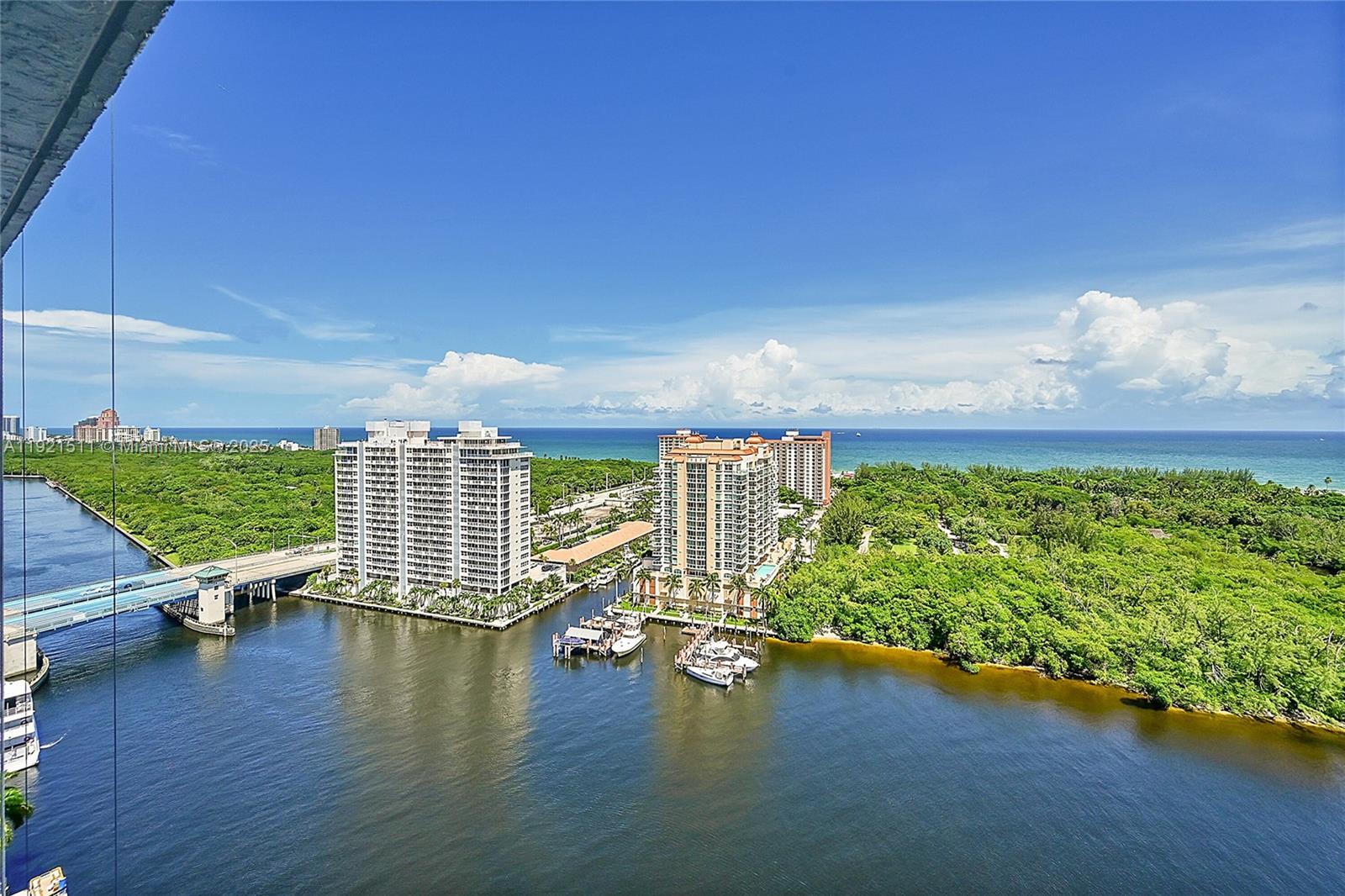 CORINTHIAN ON THE INTRACO - Residential