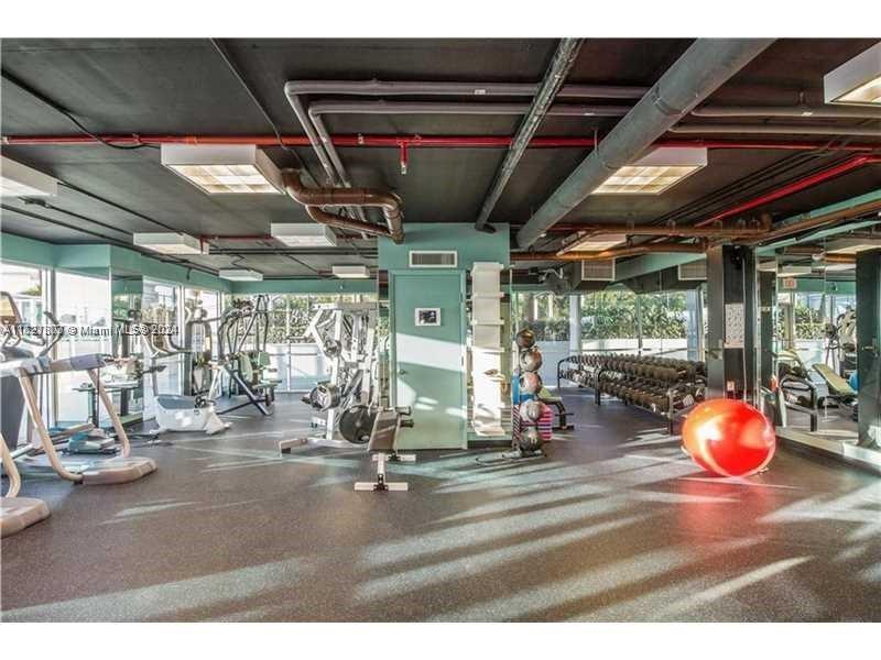 THE FLORIDIAN CONDO - Residential Lease