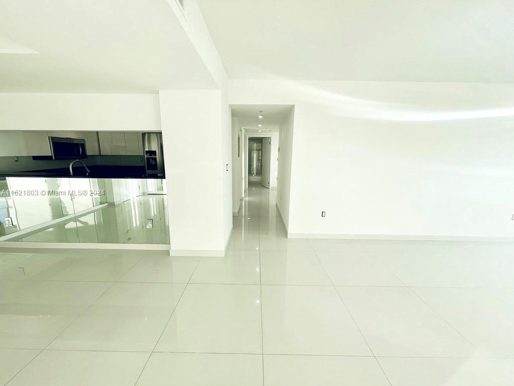 THE FLORIDIAN CONDO - Residential Lease